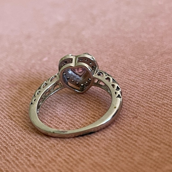 Vintage Heart Ring - Picture 3 of 4